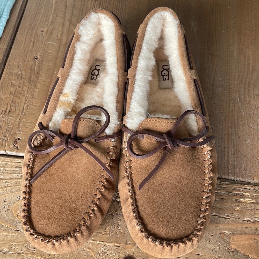 Ugh Slippers Size 8